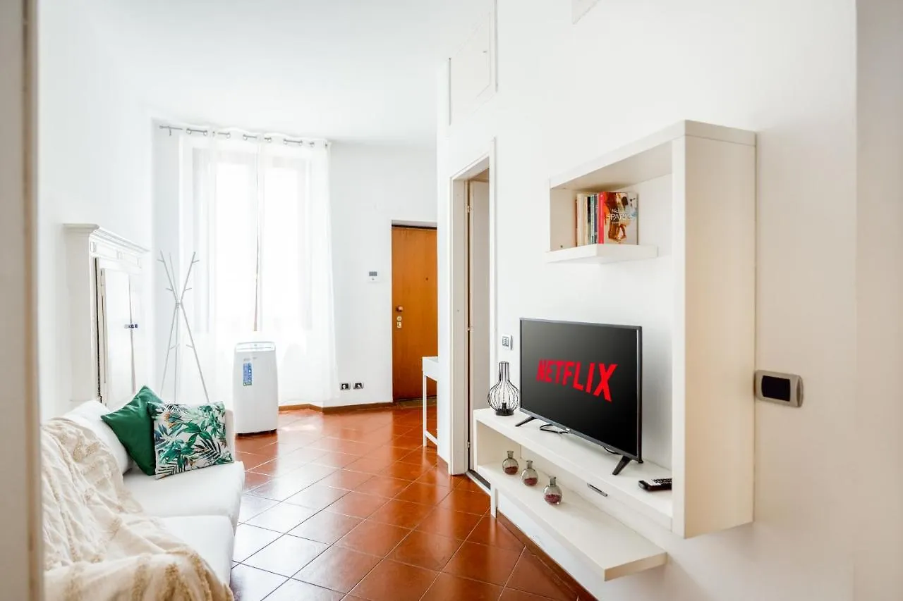Apartment {Corso Sempione - Citylife} - Wi-Fi / Netflix /Mm5 Milan